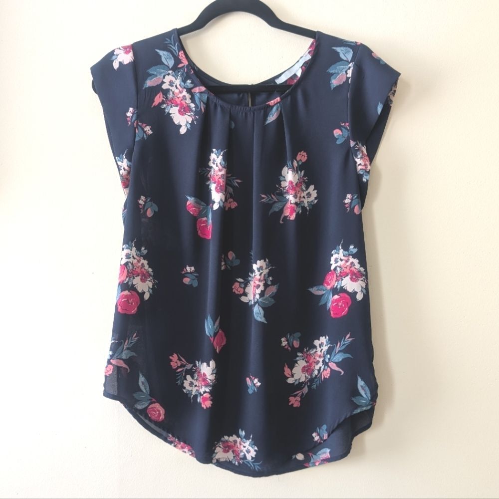 Sweet Rain Blue Floral Short Sleeve Flowy Lightweight Blouse Medium